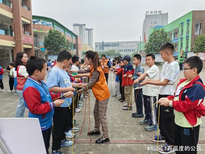 城郊中心小学开展“六大生存技能”安全实教活动(图4)