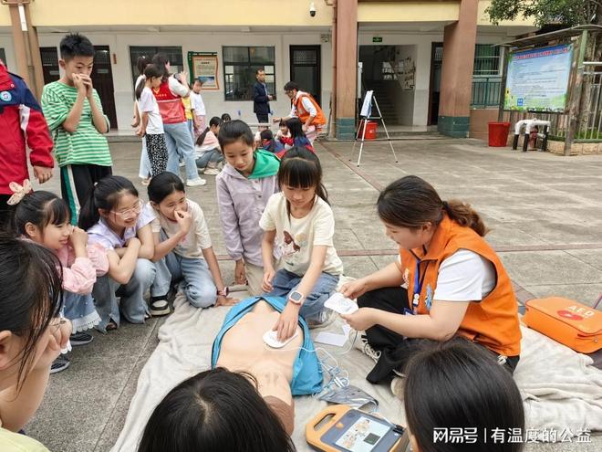 城郊中心小学开展“六大生存技能”安全实教活动(图7)