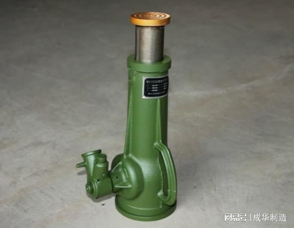 Ag真人网站：分析不同千斤顶在顶升汽车时的优缺点(图2)