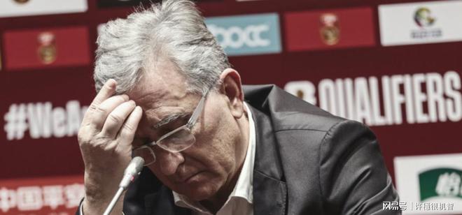 Ag真人国际：媒体人炮轰伊万：老骗子！王上源能跑却不提主场遭沙特逆转解势(图2)