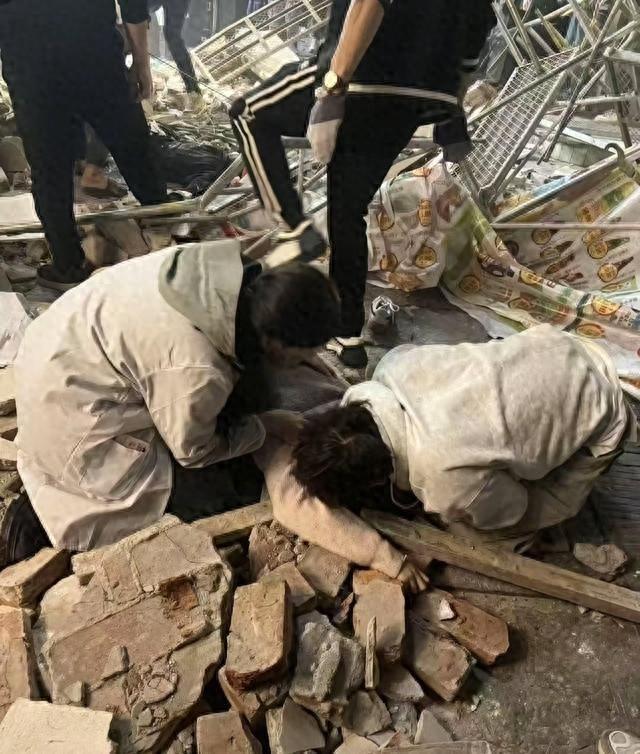 Ag真人国际：长沙网红街遇难女孩儿太可惜男朋友哭得站不起来。知情人曝更多