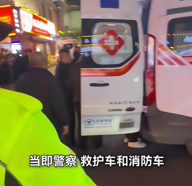 Ag真人国际：长沙网红街遇难女孩儿太可惜男朋友哭得站不起来。知情人曝更多(图2)