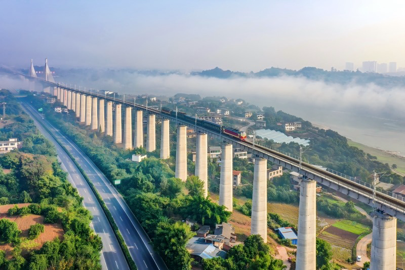 桥隧通南北·客货畅山海解码西部陆海新通道隆泸叙铁路建设亮点